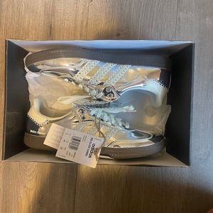 Meet your Posher, Vic